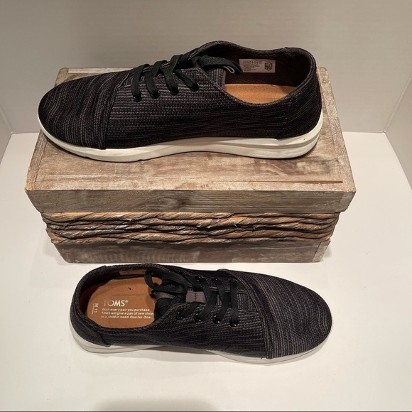 TOMS men’s shoes with laces - Picture 7 of 16